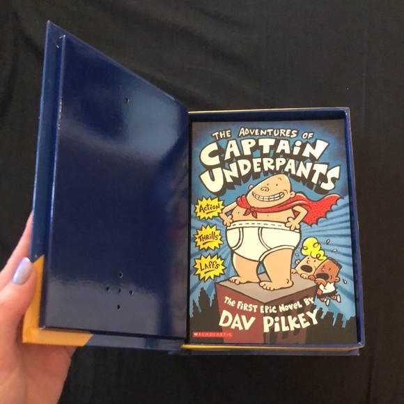 ✨ CAPTAIN UNDERPANTS BOX COLLECTION✨ - Picture 2 of 4